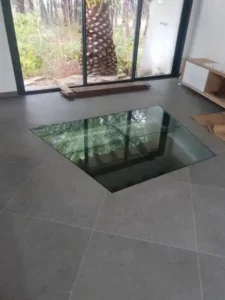 Dalle de sol en verre