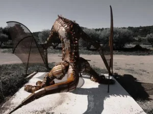 Dragon réalisé pour le Clos Saint Conti vue de dos